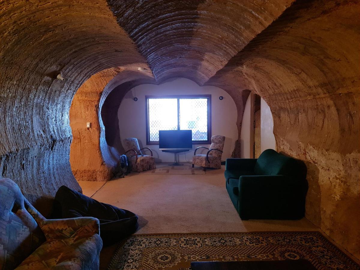Underwood Court Fresh Dugout- Hosted By Coober Pedy Accommodations Bagian luar foto